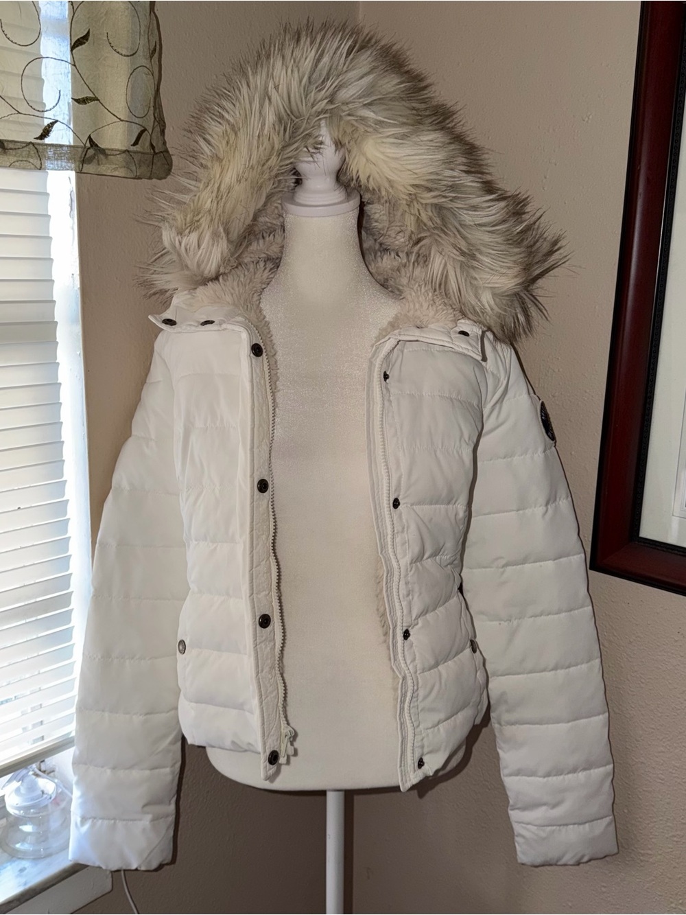 Vintage Y2K Abercrombie & Fitch 2000s Faux Fur Lined + Hooded Puffer Jacket
